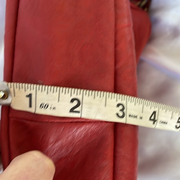 Bueno Multi Pocket Crossbody Red Pebbled Vegan Leather Brass Accents Adjustable - Picture 11 of 13